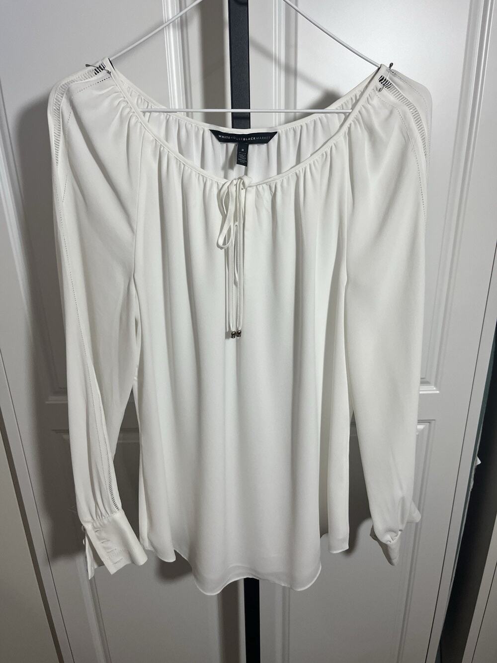 White House Black Market Women’s Ivory Key Hole Tie Neck Long Sleeve Blouse Sz 8